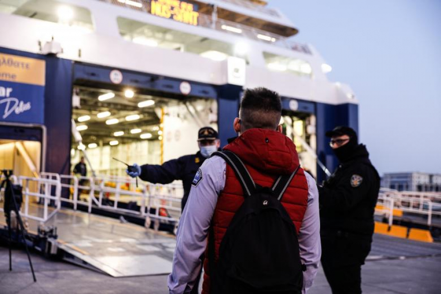 ΙΟΒΕ: Η μείωση των εκπομπών ρύπων θα αυξήσει το κόστος λειτουργίας της ακτοπλοΐας