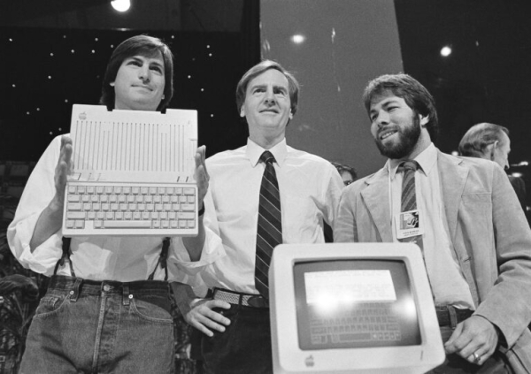 Σαν σήμερα: 48 χρόνια από την ίδρυση της Apple