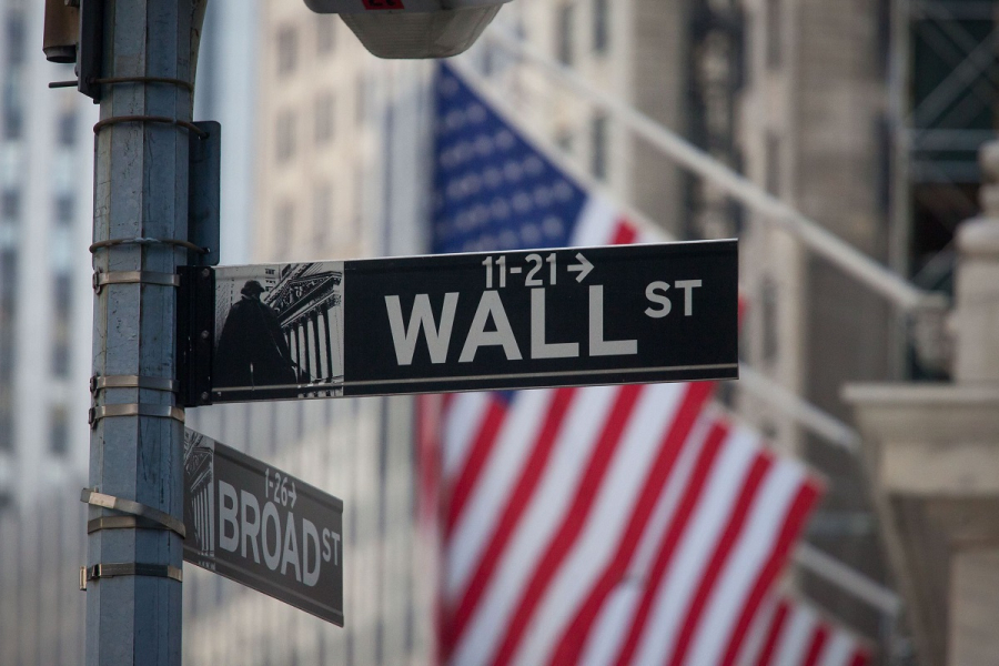 Οριακή άνοδος στην Wall Street