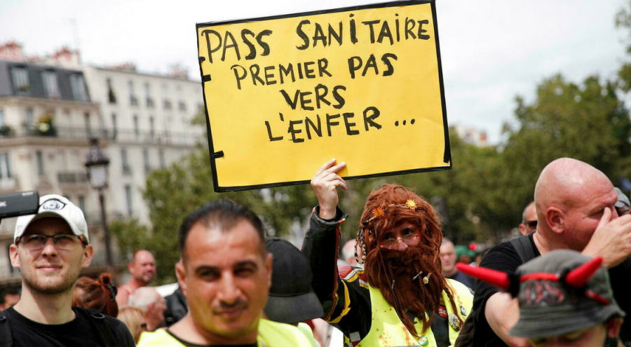 Γαλλία - Παρίσι: Πορεία κατά των εμβολιασμών και επεισόδια σε εξέλιξη