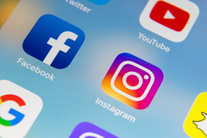 Ρωσικό δικαστήριο απαγόρευσε την λειτουργία Facebook και Instagram