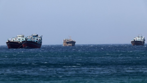 Cosco: Εδωσε εντολή στα πλοία να καταφύγουν σε "ασφαλή ύδατα"