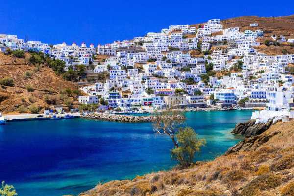 Observer: Η Αστυπάλαια στην κορυφή των εναλλακτικών προορισμών