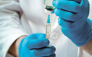 ΠΦΣ: Διευκρινίσεις για την αλλαγή του εμβολίου για τον κορονοϊό