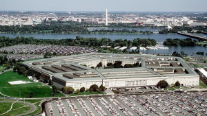 Ο πρόεδρος των ΗΠΑ Τραμπ μετονομάζει το υπουργείο Άμυνας σε υπουργείο Πολέμου