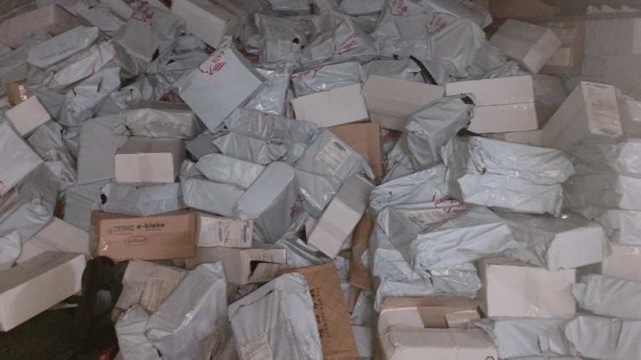 Θεσσαλονίκη: Εντοπίστηκαν χιλιάδες απομιμητικά προϊόντα – Δύο συλλήψεις και πρόστιμα 260.000 ευρώ