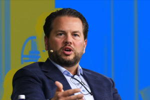 Ο CEO του Pinterest ζητά την απαγόρευση των social media για νέους κάτω των 16 ετών