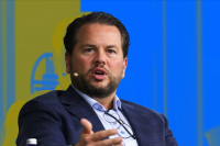 Ο CEO του Pinterest ζητά την απαγόρευση των social media για νέους κάτω των 16 ετών