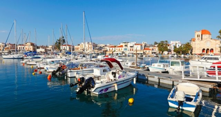 Ferryhopper: Τα 10 πιο δημοφιλή νησιά το Τριήμερο του Αγίου Πνεύματος 2026