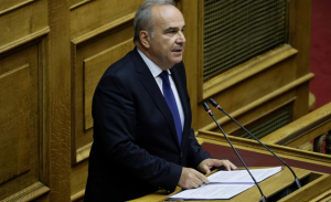 Θετικός στον κορονοϊό ο Νίκος Παπαθανάσης