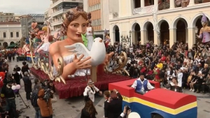 Καρναβάλι: Η Πάτρα γιορτάζει με παλμό και κέφι μετά από δύο χρόνια