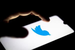 Κομισιόν: Προς εναλλακτικές πλατφόρμες, μετά την εξαγορά του Twitter από τον Μασκ