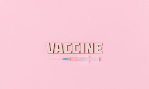 Κορονοϊός: Και η Δανία επισπεύδει την τρίτη δόση του εμβολίου