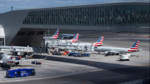 ΗΠΑ: Ο Τραμπ απειλεί τους απόντες απλήρωτους ελεγκτές εναέριας κυκλοφορίας