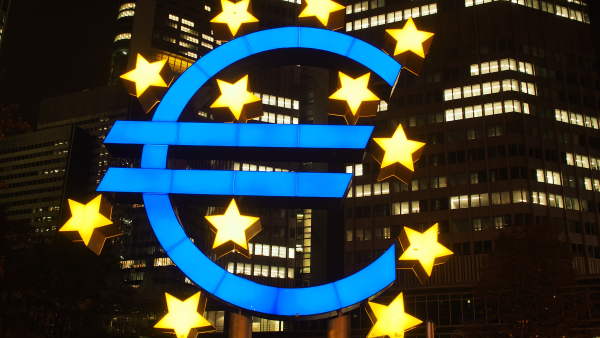 Κεντρικές Τράπεζες: Ταχύτερες και μεγαλύτερες οι αυξήσεις των επιτοκίων διεθνώς