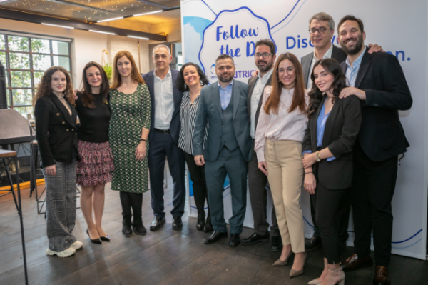 Η ομάδα της Danone από αριστερά: Στελίνα Βασιλάκη – Junior Brand Manager Dairy, Ελεάνα Ιωάννου – Head of Marketing &amp; External Communications, Πόπη Σπεντζούρη – Acceleration Manager Plant Based, Τάσσος Παπαδημητρίου – Retail Manager, Ναταλία Μέρρη – Acceleration Manager Specialized Nutrition, Στράτος Τσάρκος – Acceleration Manager Dairy, Γιώργος Κουνετάκης – Head of Sales, Μαρία Χανιώτη – Trade Marketing Manager, Σίμος Λουλούμαρης – Country Manager Σίλια Μπακογιαννάκη – Junior Trade Marketing Specialist Μάριος Τιγκιράκης – National Account Manager.