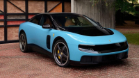 Η Ferrari παρουσιάζει το πρώτο της πλήρως ηλεκτρικό αυτοκίνητο, το μοντέλο Luce, αξίας 640.000 δολαρίων