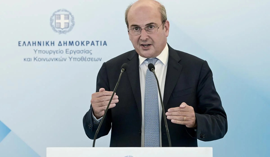 Χατζηδάκης: 7+3 δράσεις που δημιουργούν μια καλύτερη προοπτική για τους νέους