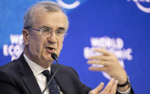Βιλερουά ντε Γκαλό (ΕΚΤ): Τα επιτόκια θα αυξηθούν «όσο χρειαστεί»