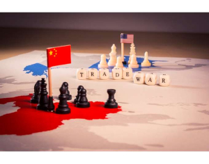 Κίνα για εμπορικό πόλεμο με τις ΗΠΑ: Θα δώσει τη μάχη «μέχρι τέλους»