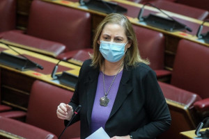 Ξενογιαννακοπούλου: Φιάσκο με τις συντάξεις χηρείας - Αντί για έλεγχο, οριζόντια περικοπή 50%