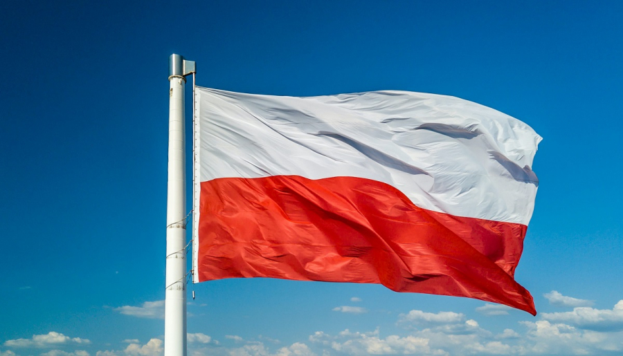 Πολωνία: Στο 6% αύξησε τα επιτόκια η κεντρική τράπεζα
