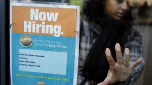 ΗΠΑ: Απροσδόκητη μείωση των επιδομάτων ανεργίας