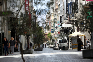 ΕΕΑ - Έρευνα για λιανεμπόριο: Ο τζίρος μειώθηκε κατά 2,98 δισ. ευρώ το 2020