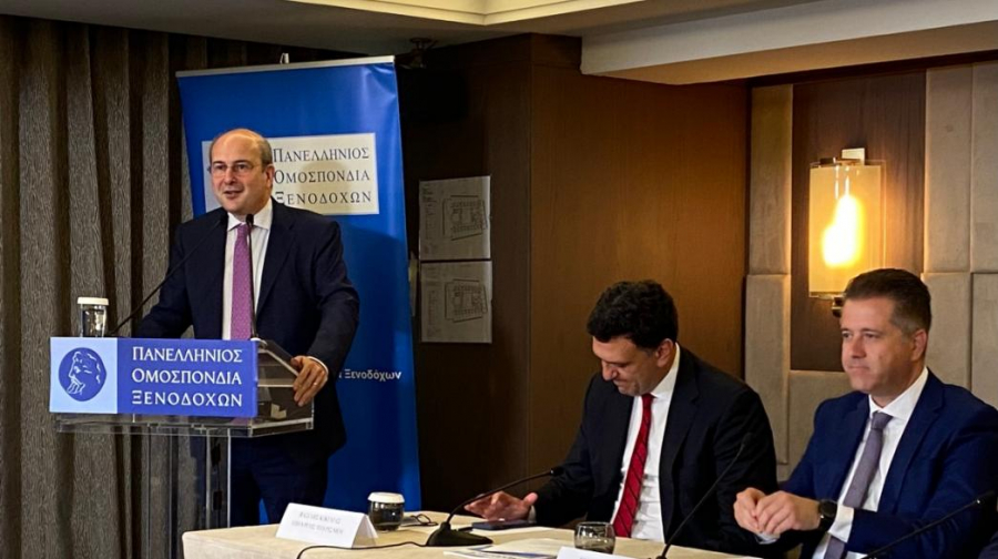 Χατζηδάκης: Έχω ζητήσει να αυξηθεί ο προϋπολογισμός του προγράμματος κοινωνικού τουρισμού