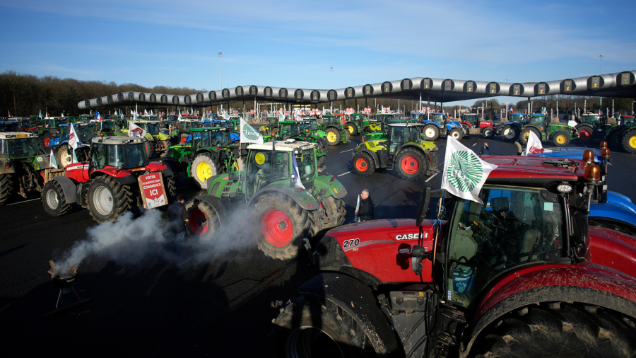 Κλιμακώνονται οι αγροτικές κινητοποιήσεις στην Ευρώπη