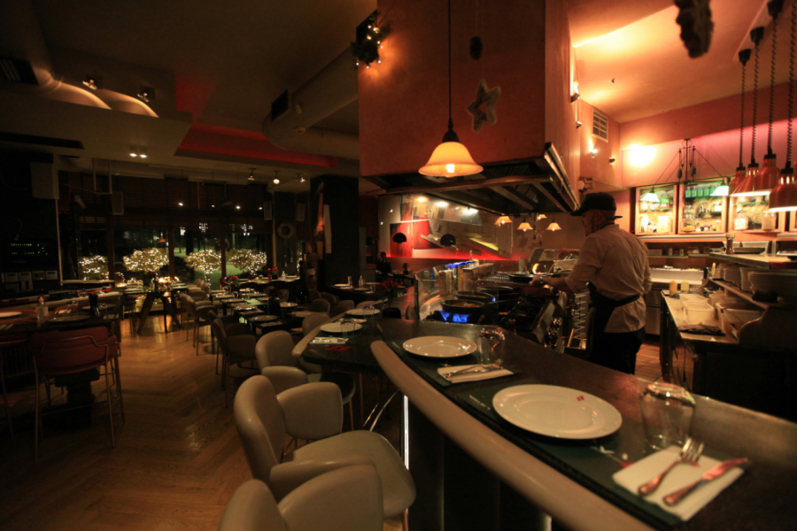 Άνοδος 28% στον τζίρο των επιχειρήσεων εστίασης - καταλυμάτων τον Οκτώβριο