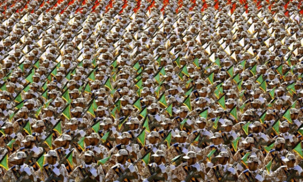 Καθημερινή: Η οικονομική δραστηριότητα των Φρουρών της Επανάστασης στην Ελλάδα