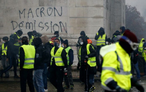 Γαλλία: Πάνω από 90.000 αστυνομικοί κινητοποιούνται για την παραμονή της Πρωτοχρονιάς