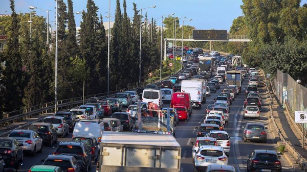 Κυκλοφοριακό κομφούζιο στον Κηφισό, από καραμπόλα αυτοκινήτων
