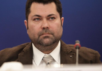 Ξανά στο προσκήνιο η δίκη του Λευτέρη Κρέτσου για τον διαγωνισμό για τις τηλεοπτικές άδειες