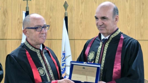 Δημοσκόπηση Metron Analysis: Σταθερά πρώτη η ΝΔ, δεύτερη δύναμη η ΕΛΑΣ του Τσίπρα – Πιέσεις για το ΠΑΣΟΚ