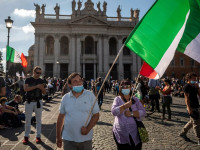 Για 46 εκατ. Ιταλούς χαλαρώνουν από σήμερα οι περιορισμοί στις μετακινήσεις