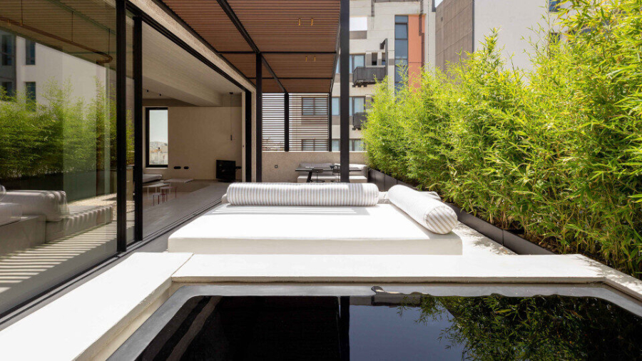 The Newel: Έκανε τρία τα ξενοχεία της στην Αθήνα