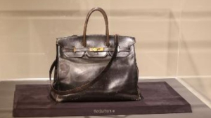 Tσάντα Birkin του οίκου Hermès, που ανήκε στην Τζέιν Μπίρκιν, "βγαίνει στο σφυρί" στο Aμπου Ντάμπι