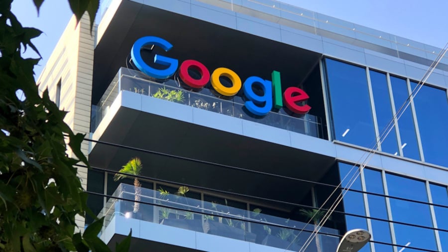 Κομισιόν: Η Google δεσμεύτηκε να πραγματοποιήσει αλλαγές σε προϊόντα και υπηρεσίες της