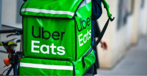 Uber: Yιοθετεί τεχνολογίες ρομποτικής για τo delivery, καταργώντας διανομείς και οδηγούς