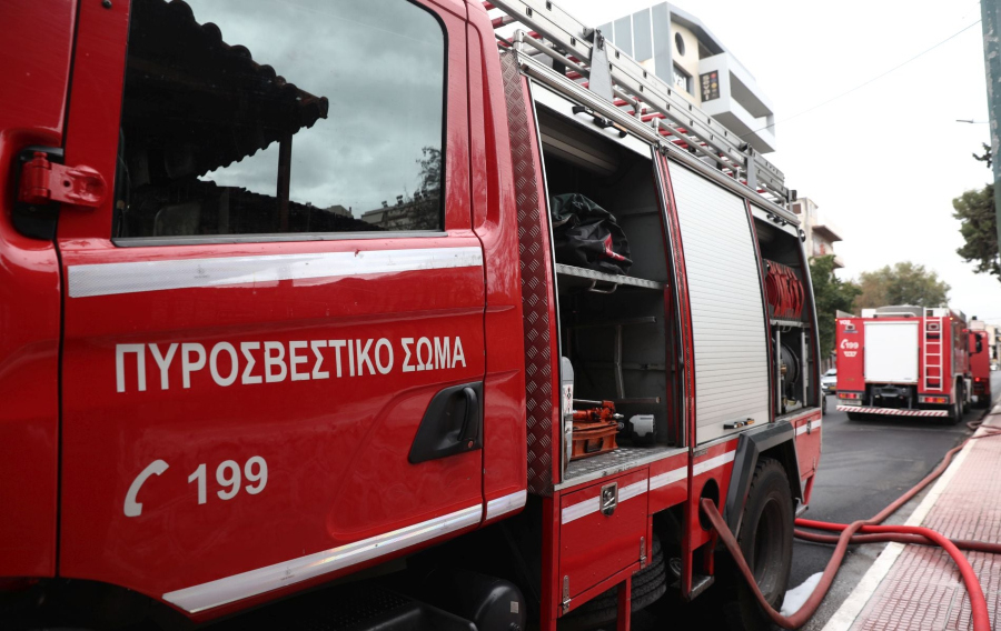 Πυρκαγιά στη Δυτική Αττική: Καλύτερη εικόνα - Καπνογόνα σημεία αντιμετωπίζουν οι πυροσβεστικές δυνάμεις