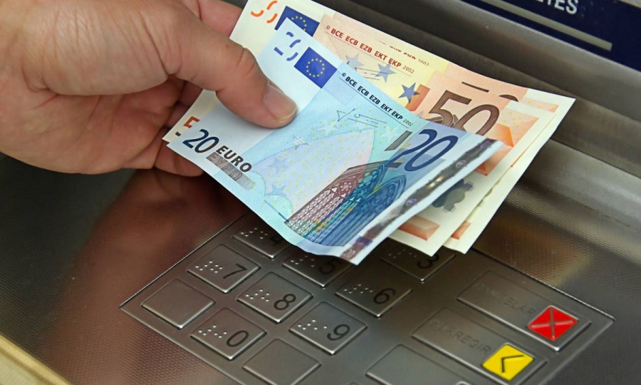 Εισφορά αλληλεγγύης: Σχέδιο κατάργησής της για δημοσίους υπαλλήλους και συνταξιούχους