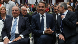 Ζάππειο: Μητσοτάκης, Σαμαράς και Καραμανλής στην εκδήλωση της ΝΔ (vid)