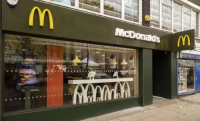 Βρετανία: Συλλογική αγωγή 700 εργαζομένων κατά της McDonald's για διακριτική μεταχείριση, ρατσισμό και παρενόχληση