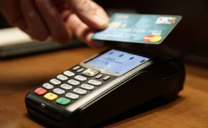 ΕΣΠ: Αίτημα διερεύνησης πρακτικών παρόχων πληρωμών για αμφισβητούμενες συναλλαγές