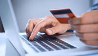 Οι 7 στους 10 χρήστες του διαδικτύου κάνουν τις αγορές τους online