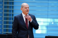 Σολτς: Συνεργασία με την Ελλάδα για την αποστολή τεθωρακισμένων στην Ουκρανία