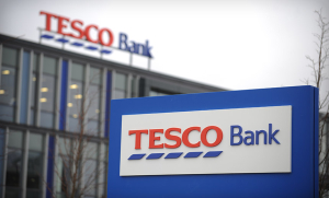 Βρετανία: Η Tesco Bank προσφέρει αύξηση μισθού 1.250 λιρών στους υπαλλήλους της