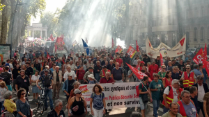 Γαλλία: Χιλιάδες απεργοί στους δρόμους, κατά της μεταρρύθμισης του συνταξιοδοτικού